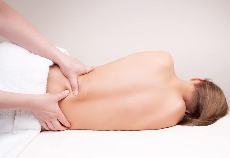 Massage body giúp cải thiện tư thế và cột sống