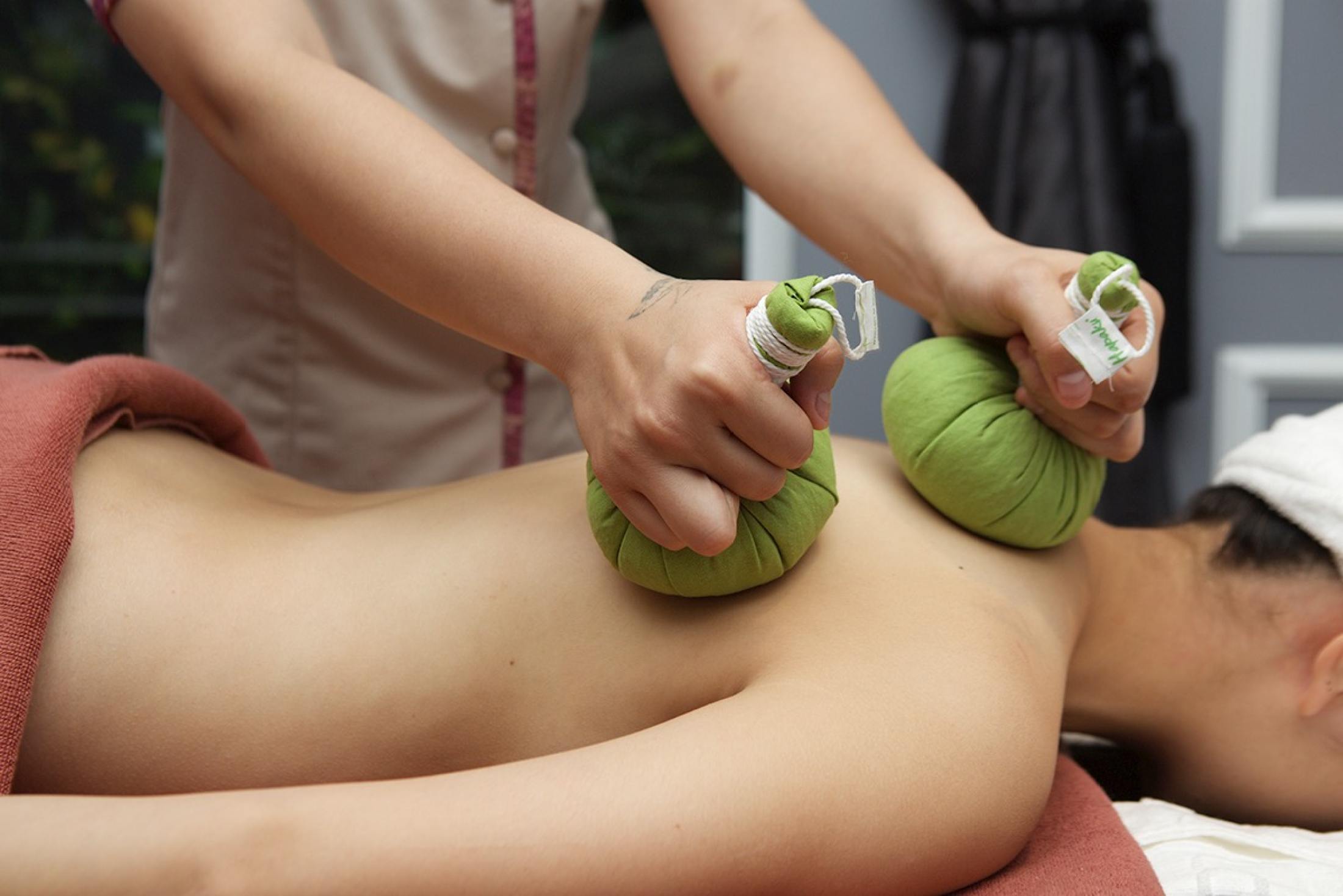 Massage thảo dược